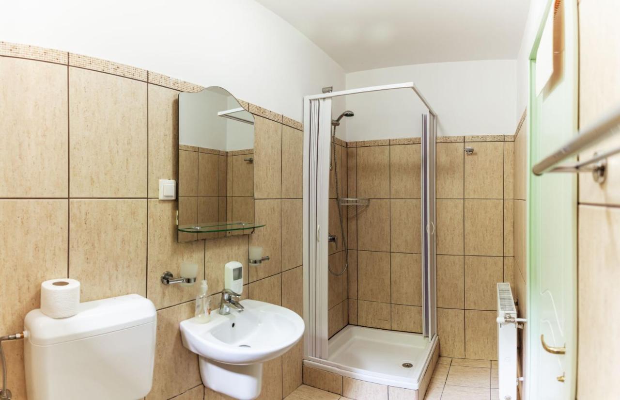 Double Room Private Bathroom,1001957058:JPEG