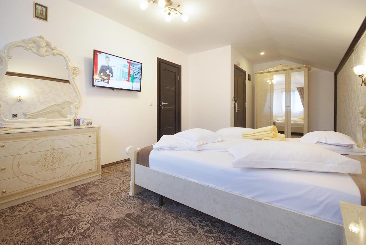 Cameră dublă Deluxe cu balcon