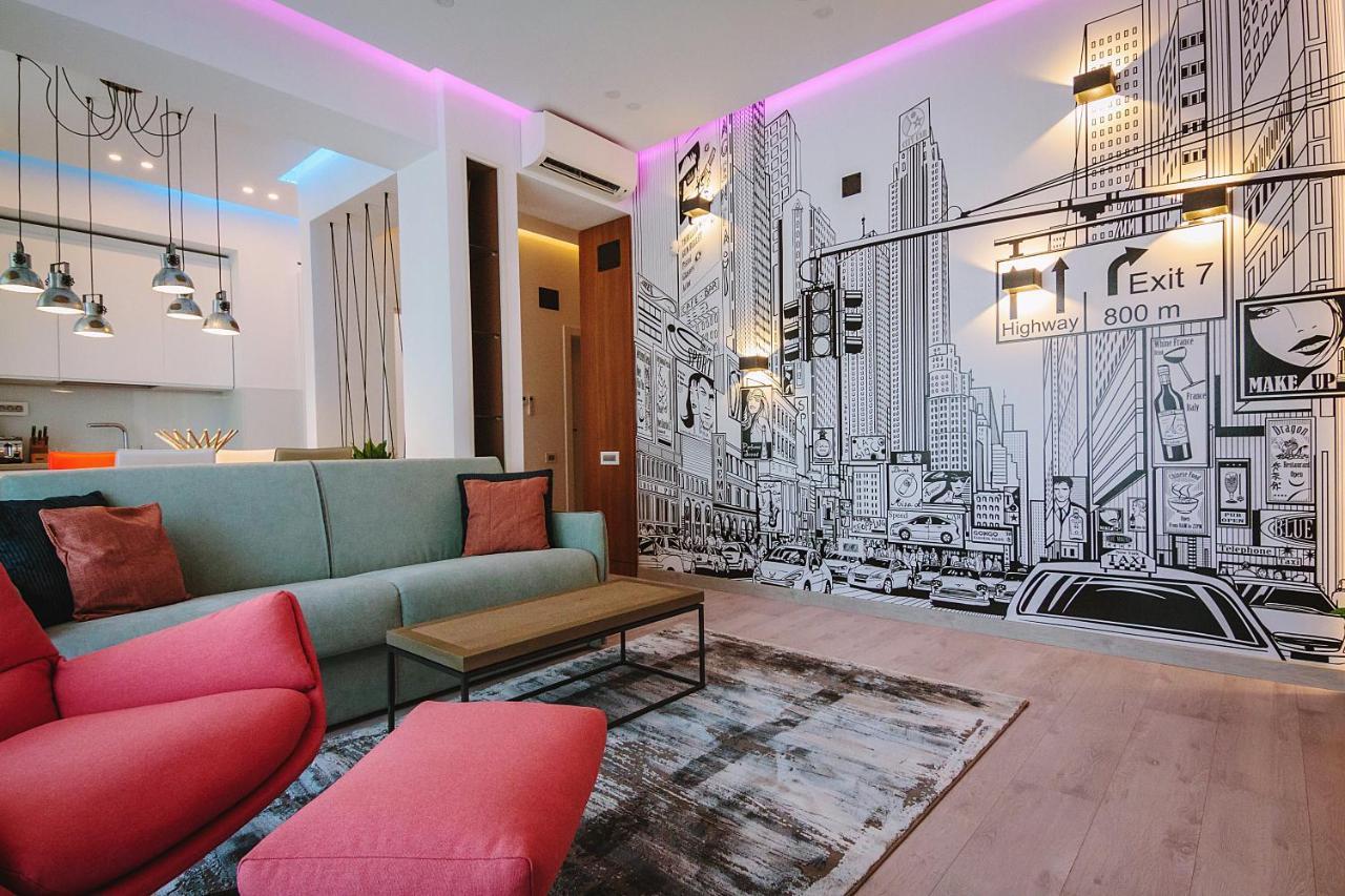 Sightsee - One-Bedroom Apartment