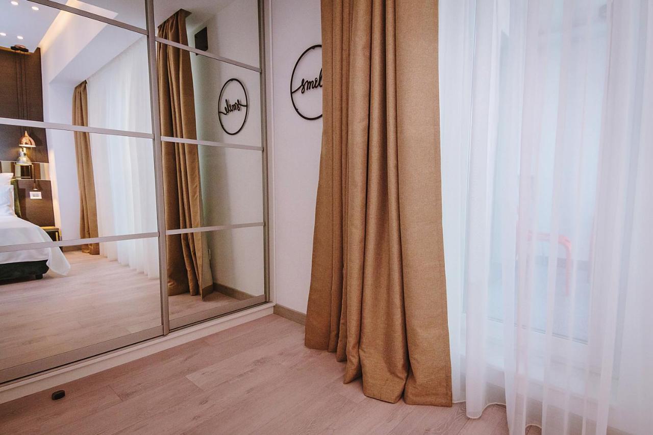 Bright - One-Bedroom Apartment