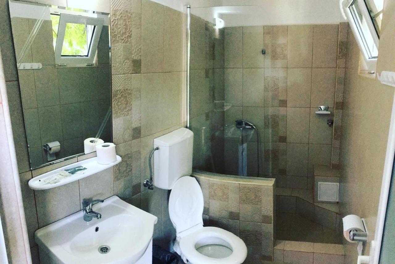 Cameră dublă Deluxe cu balcon