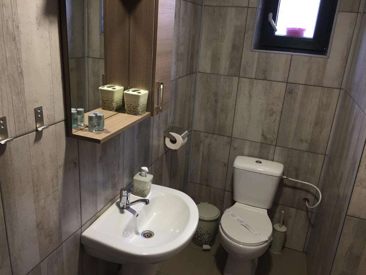 Cameră dublă cu baie privată