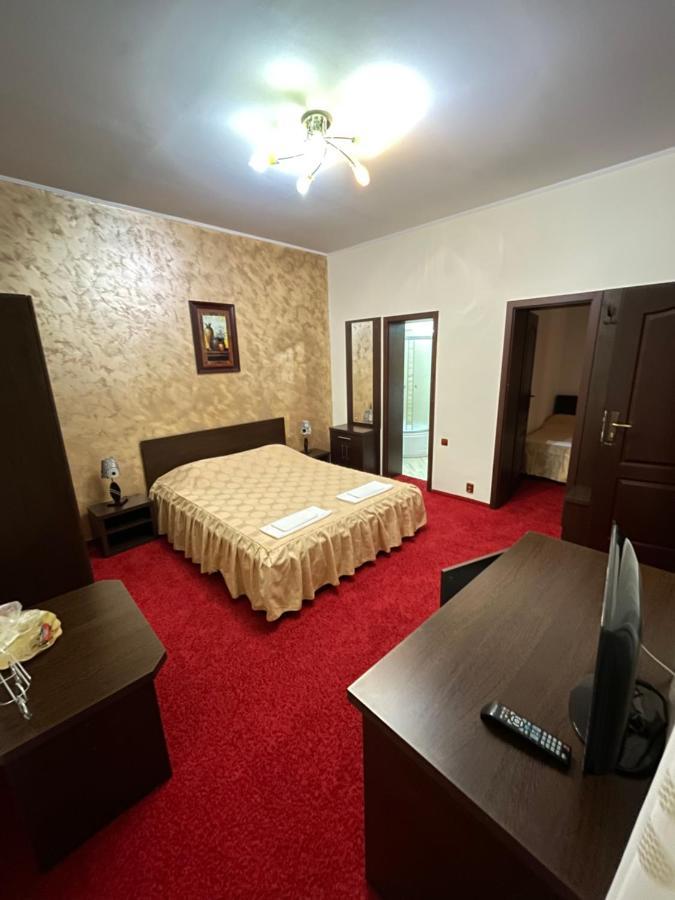 Cameră cvadruplă cu baie comună