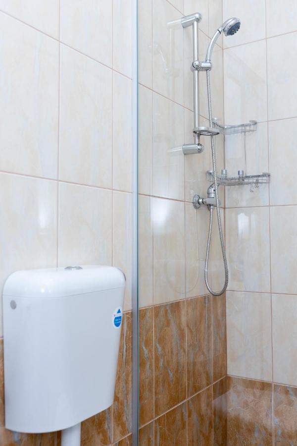 Cameră triplă cu baie privată