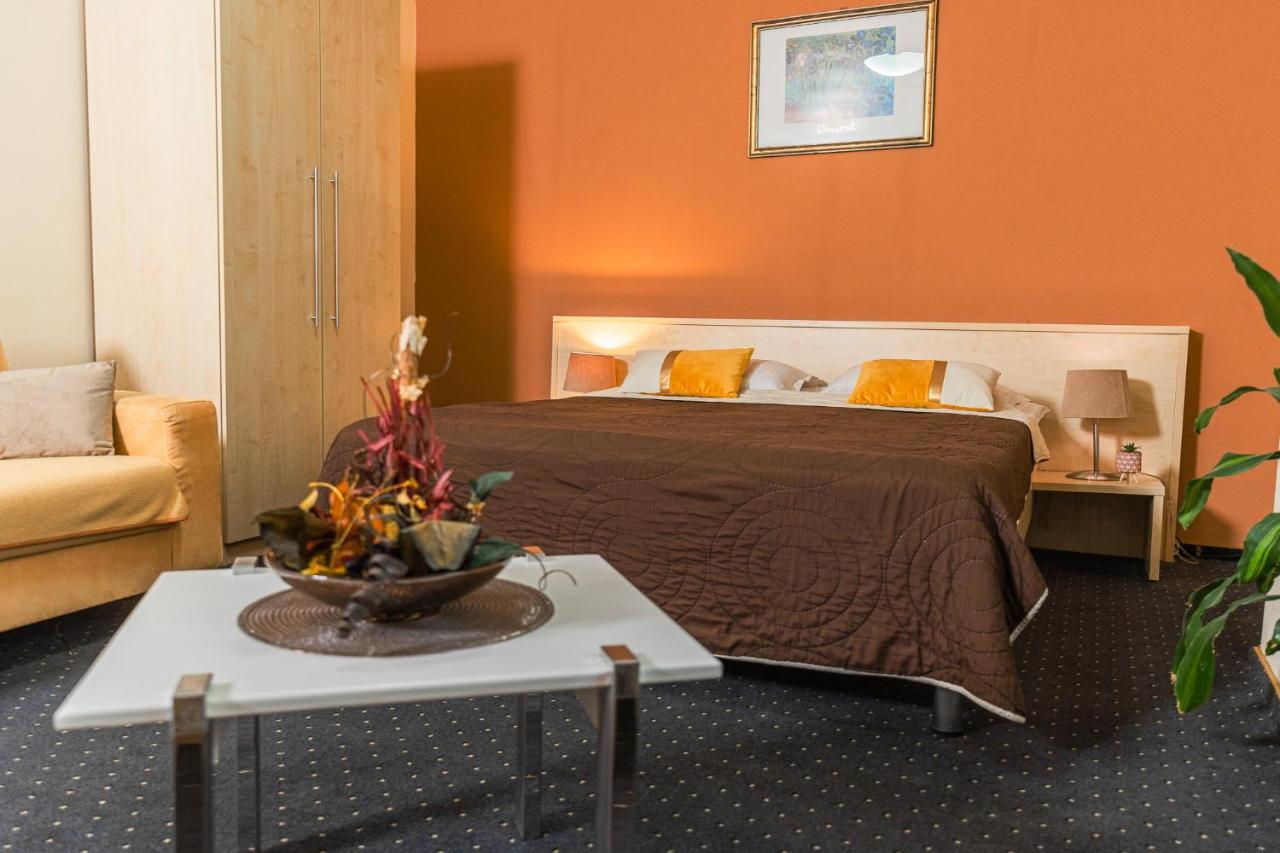 Double or Twin Room,1313558089:JPEG