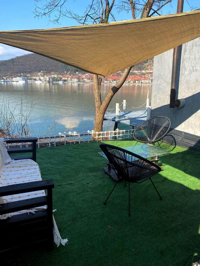 Bungalou lângă apă