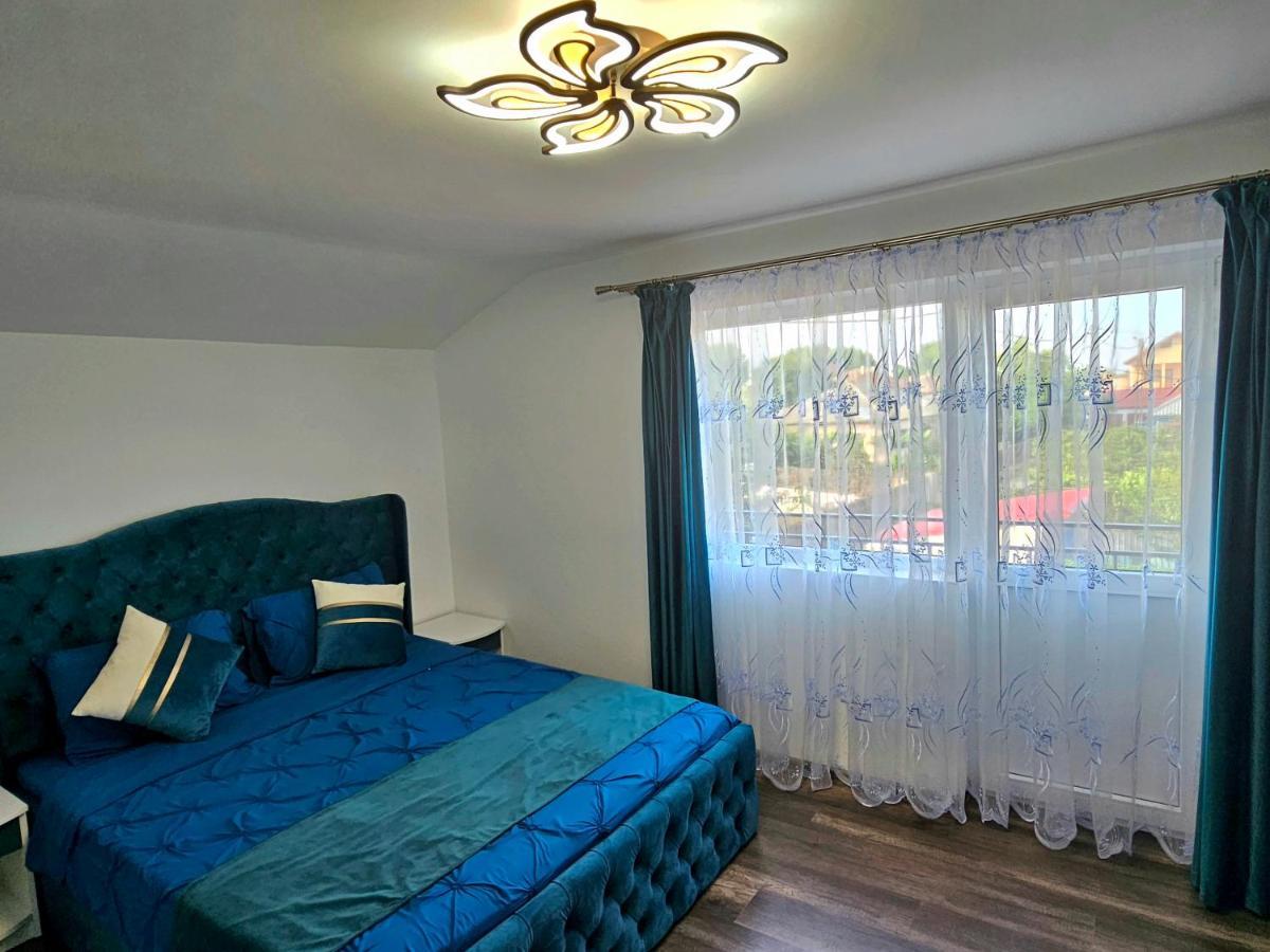 Cameră dublă cu baie privată externă