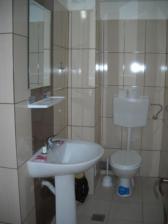 Cameră triplă