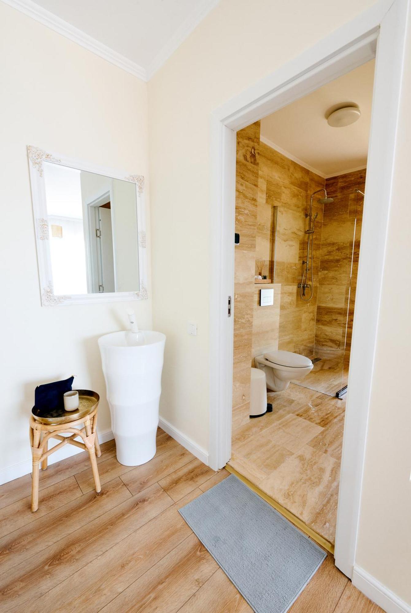 Deluxe Double Room with Balcony and Sea View