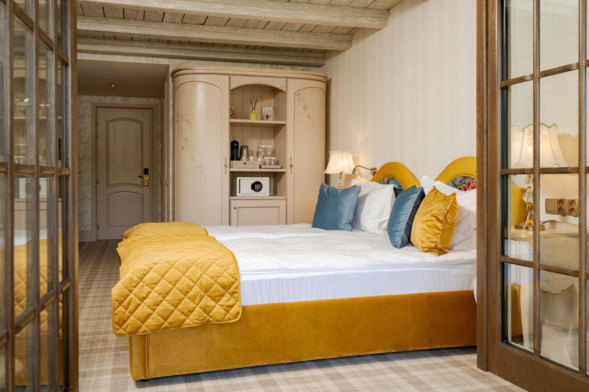 Twin Room with Balcony