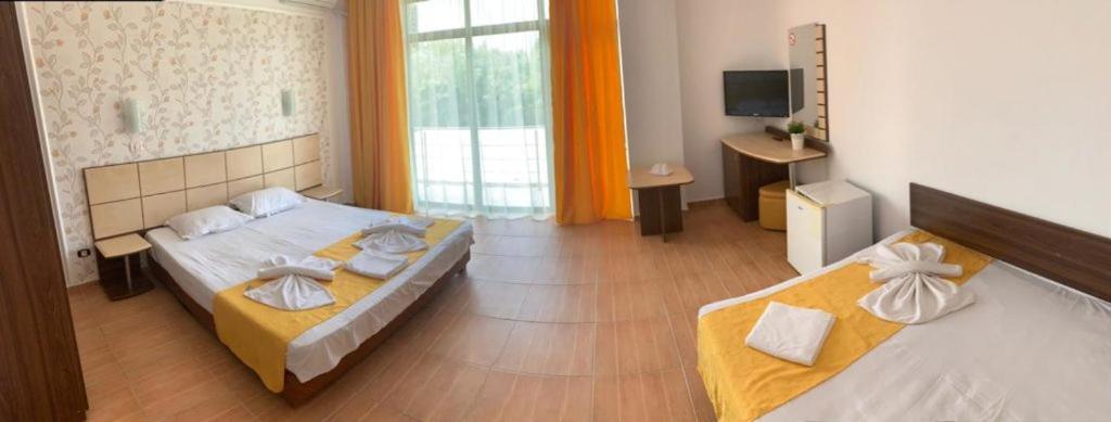 Comfort Triple Room