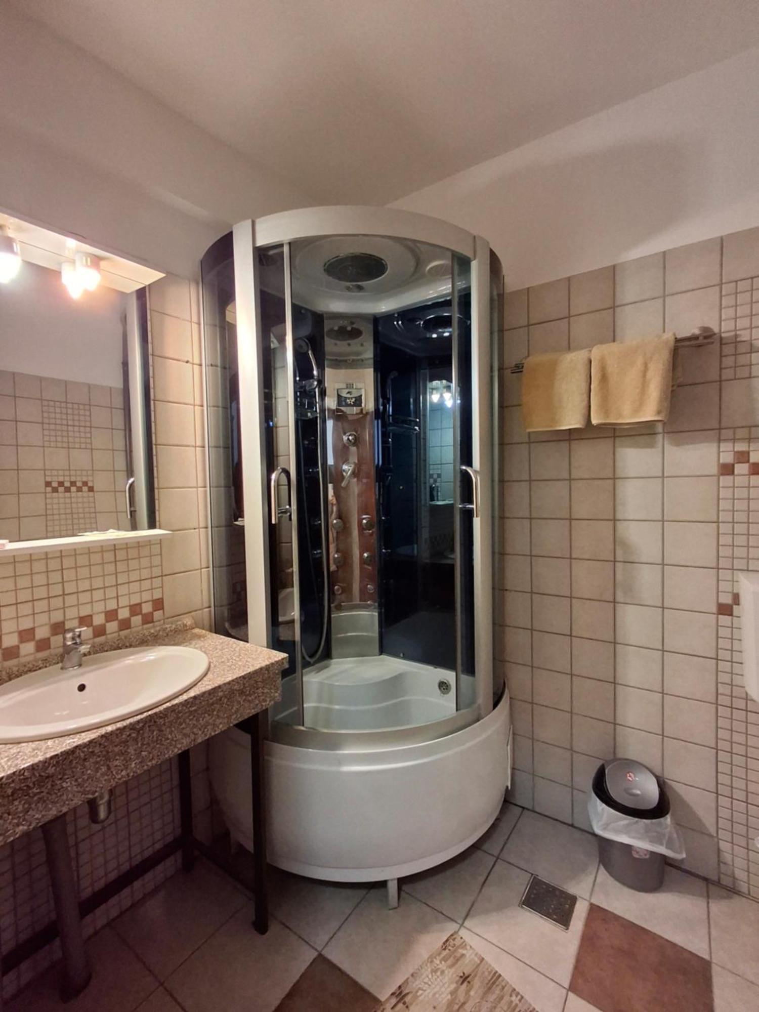 Cameră triplă