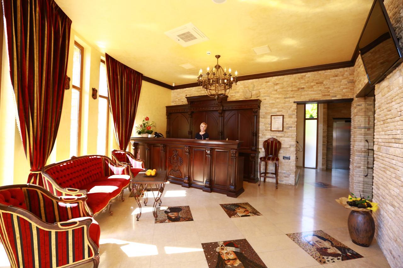 Cameră dublă Deluxe cu balcon