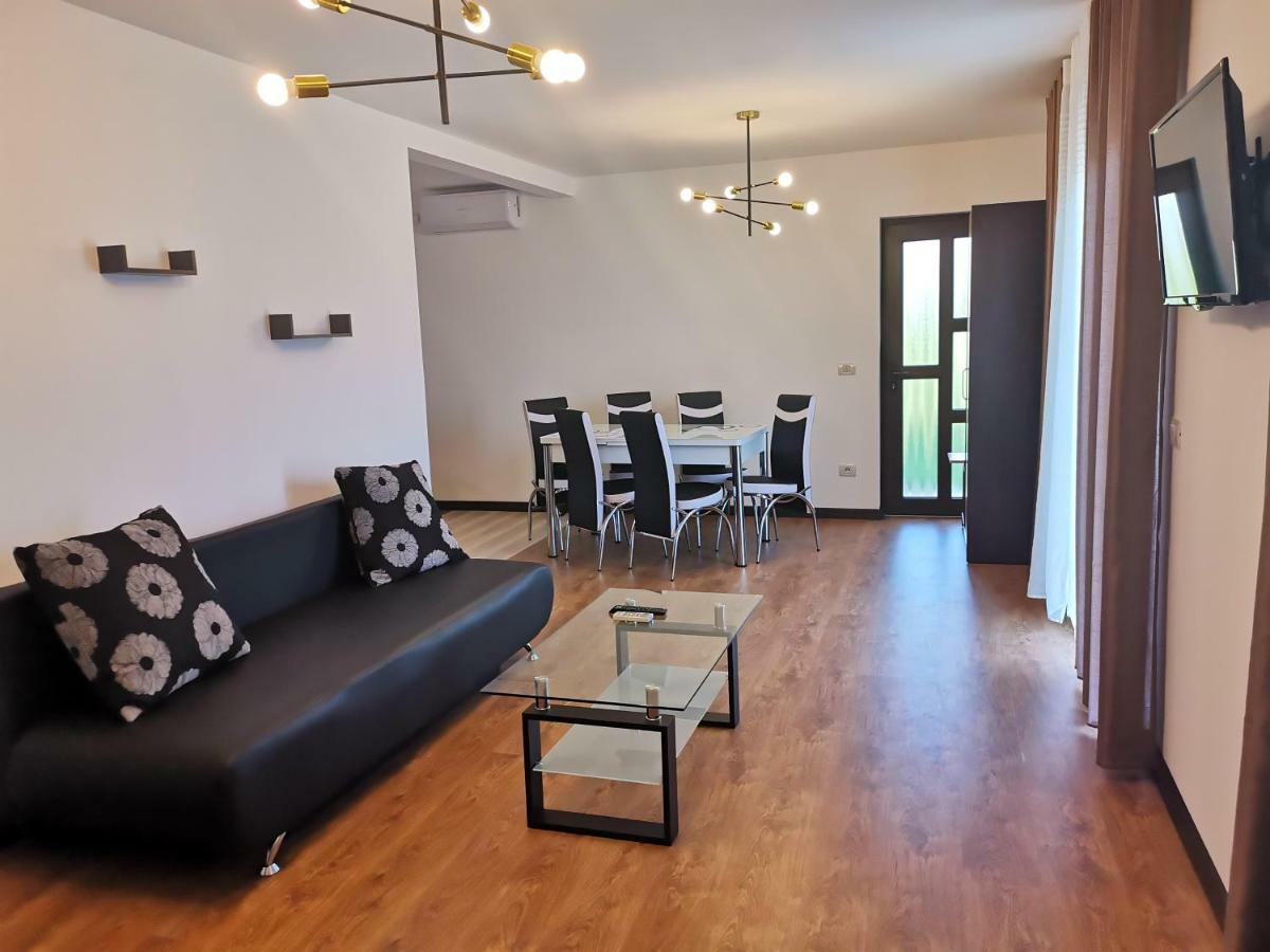 Apartament cu terasă