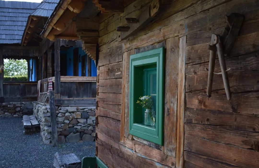 Iz de Maramures Rural Hotel-1