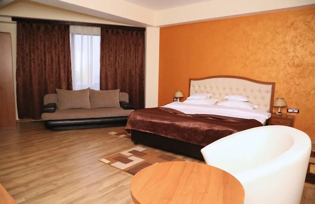 Hotel Crystal Palace-1