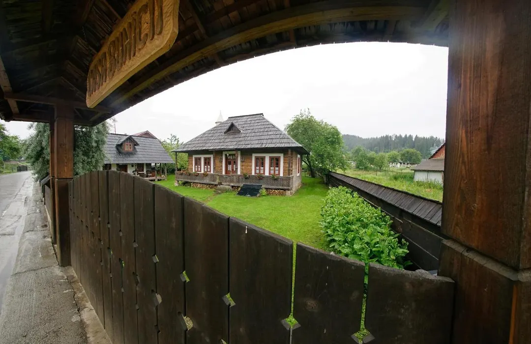 Casa Bunicii din Bucovina-1
