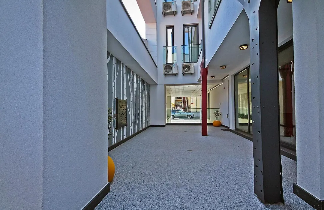 No 6 Apartments-1