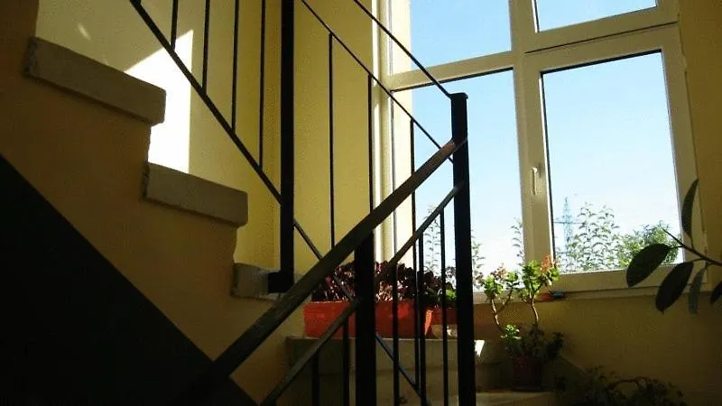 Lary Hostel-1