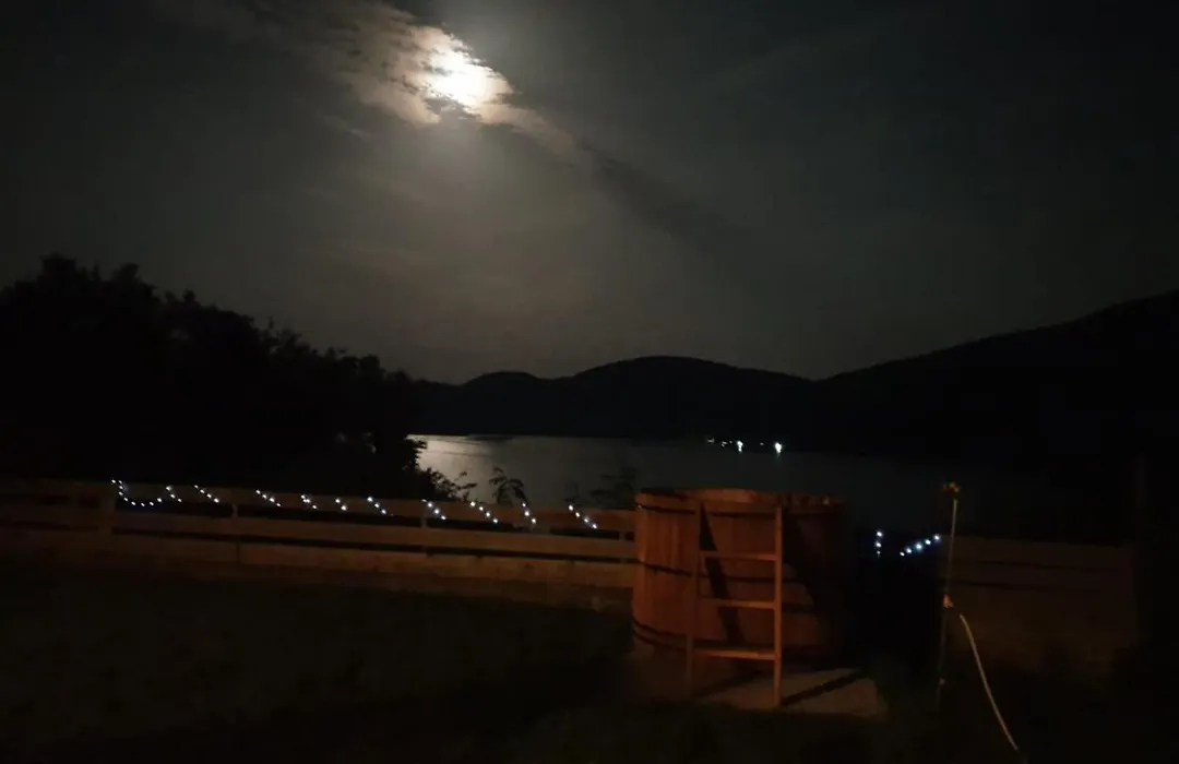 Entire Chalet, Amazing Panoramic View Of Calinesti Oas Lake-1
