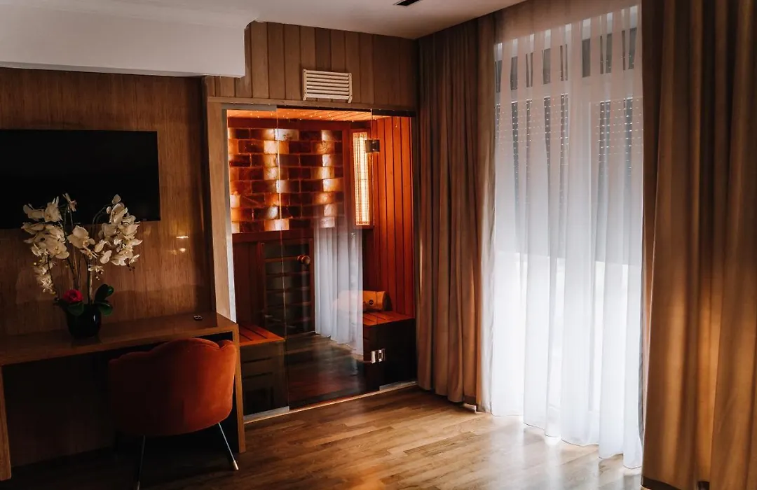 Hotel Glory-1