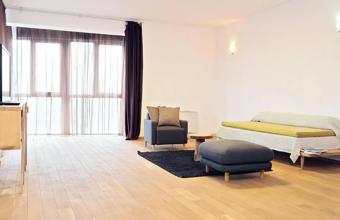 Living In Aparthotel-1