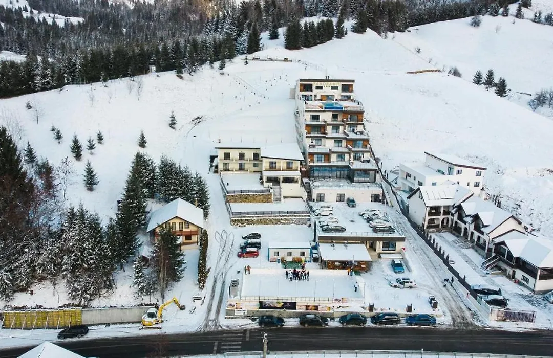 Alpin House Colibita-1