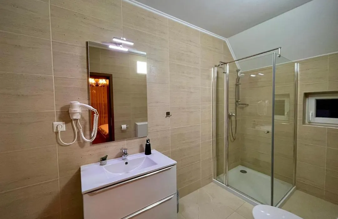 Casa Iulian-1