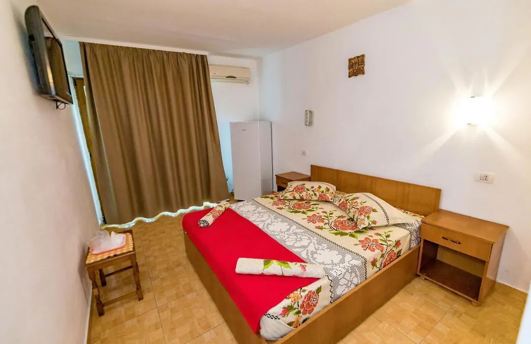 Mioara Rooms Parter-1