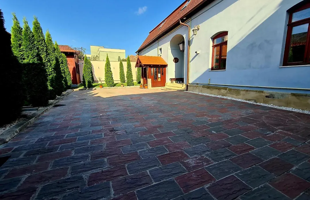 Armenopolis - Adults Only-1