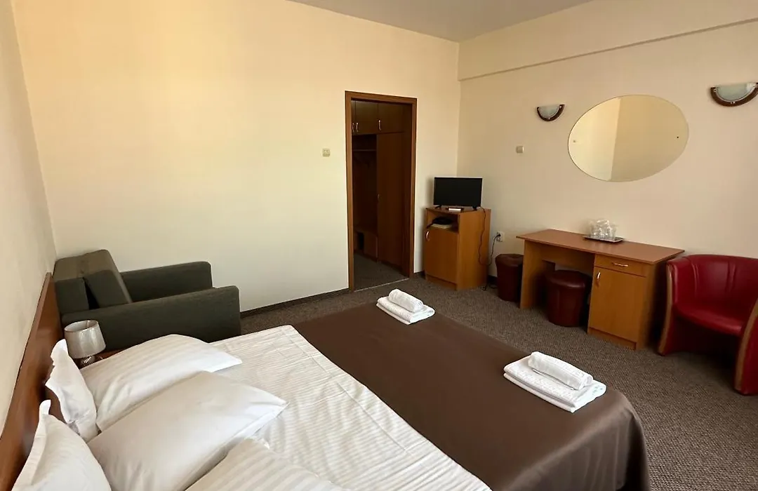 Hotel Diana-1