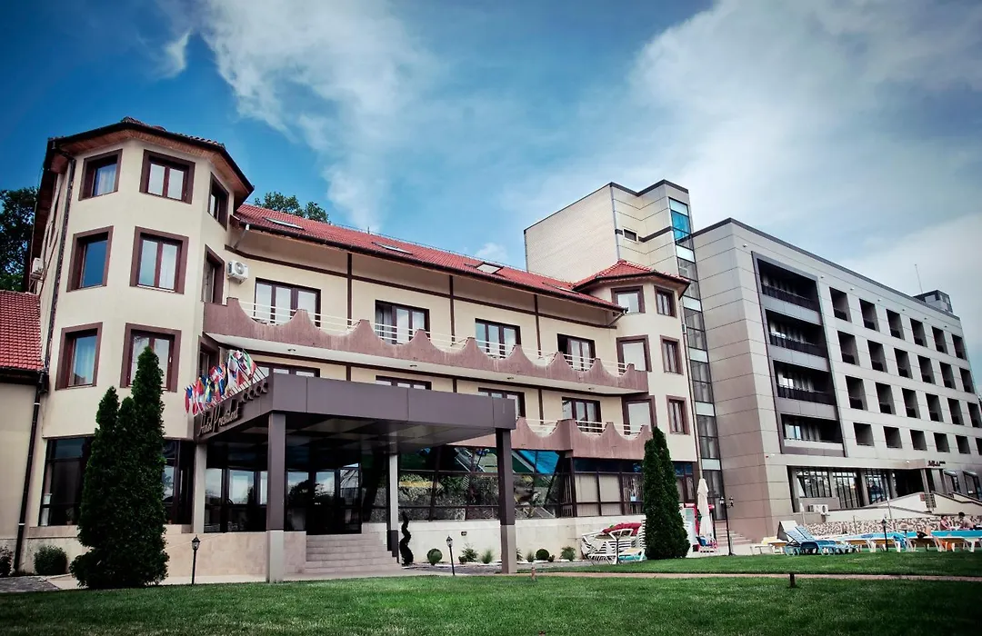 Hotel President-1