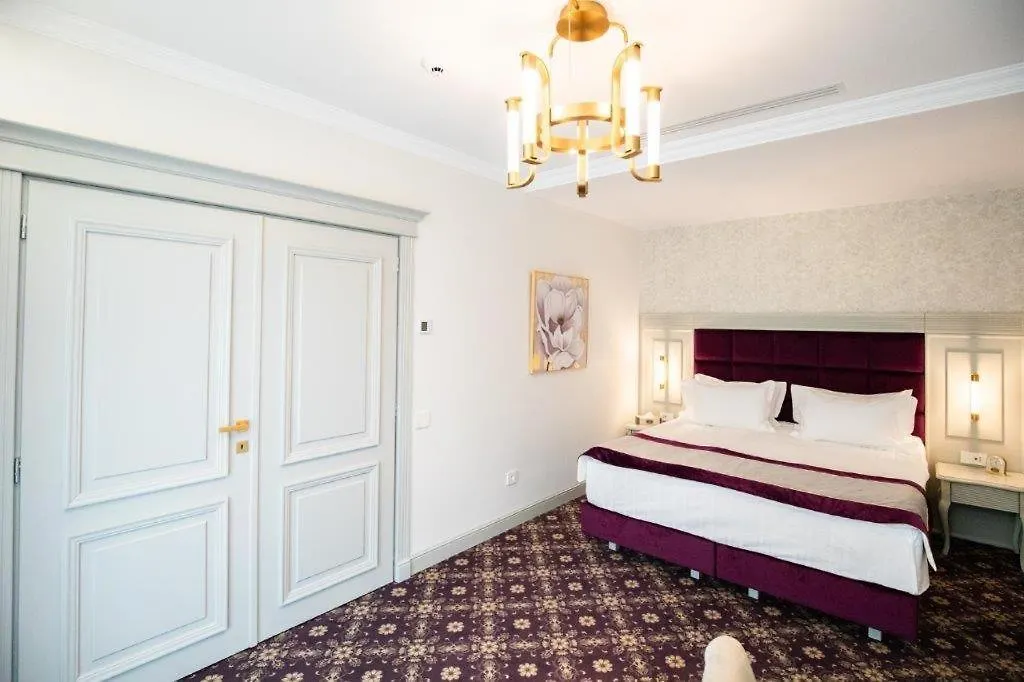Hotel Foisorul cu Flori-1