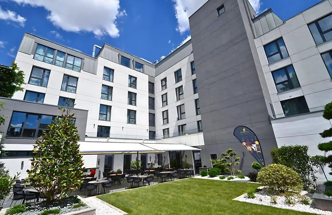 Aniroc Signature Hotel-1