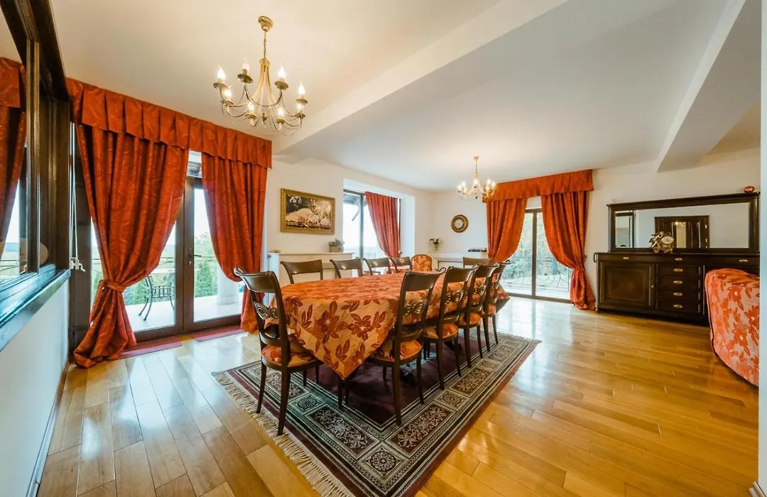 Hidden Hills Villa-1