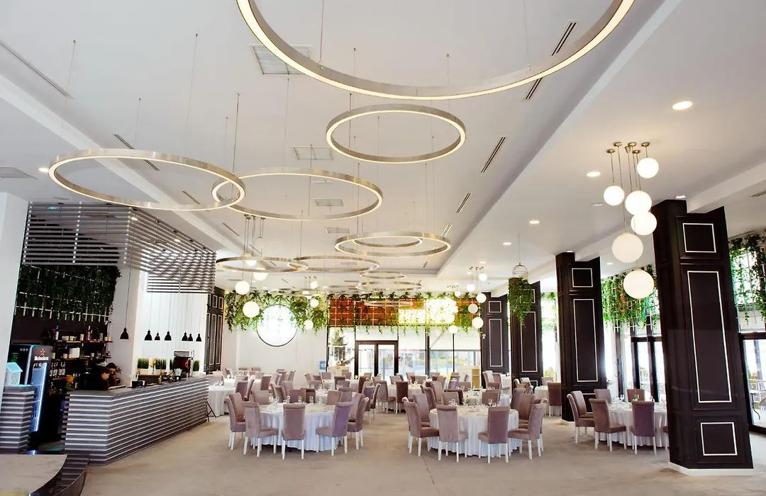 Hotel Evergreen-1