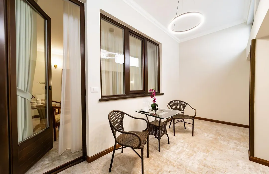 Hotel Amadeus-1