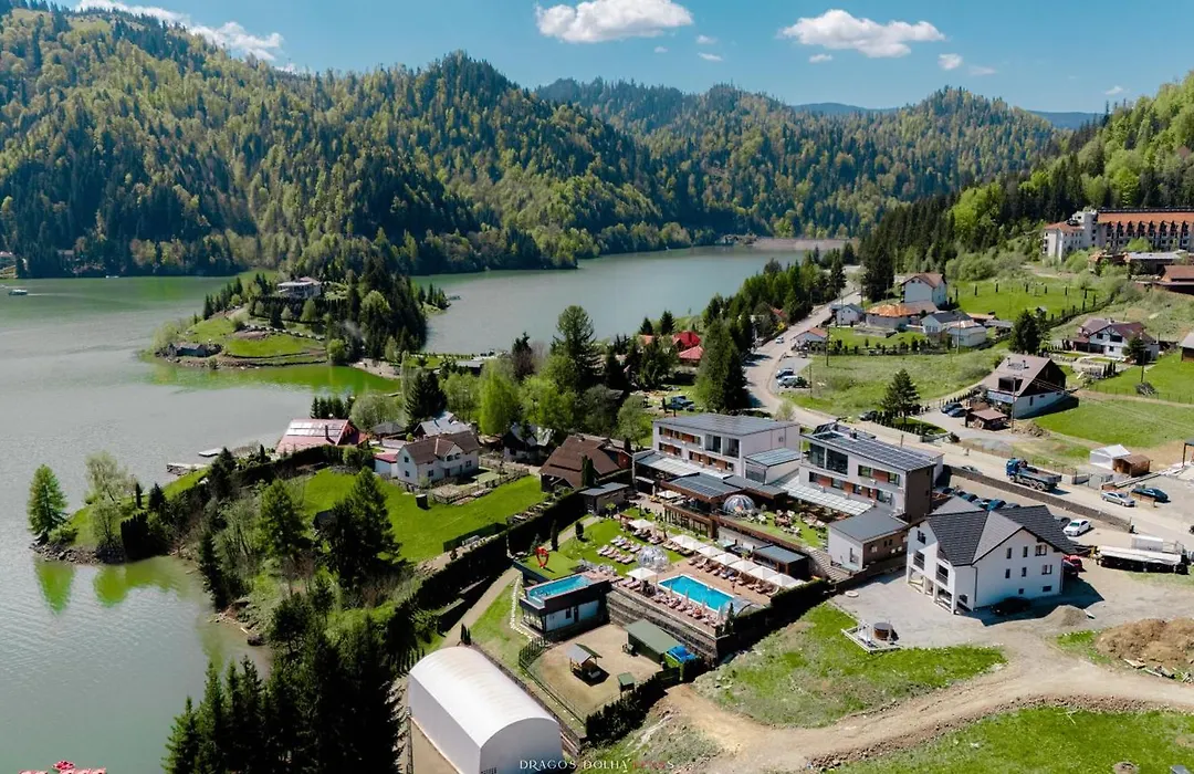 Hotel Roser House Boutique - pe malul lacului Colibita-1