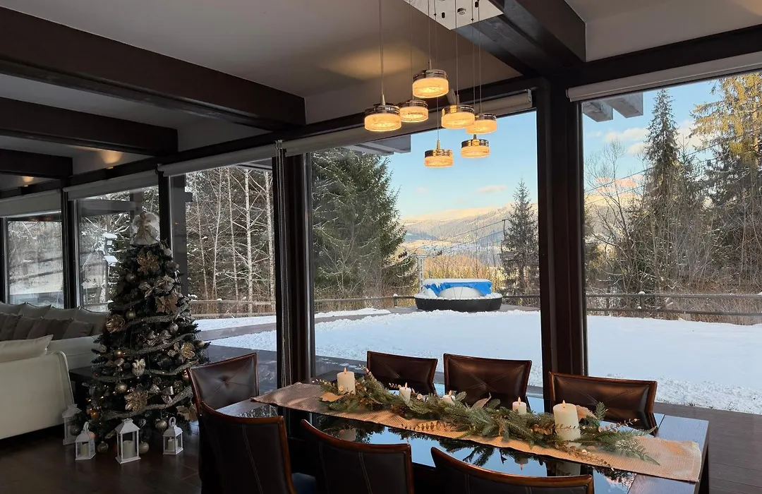 Alpine Lounge-1