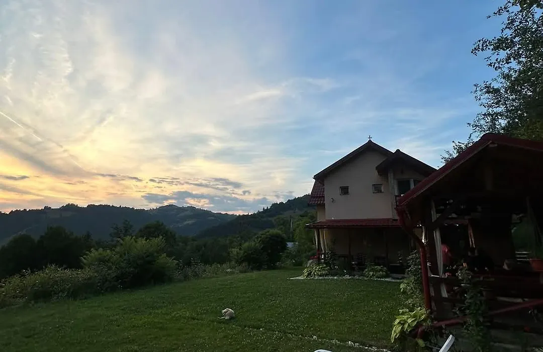 Casa cu Muscate-1