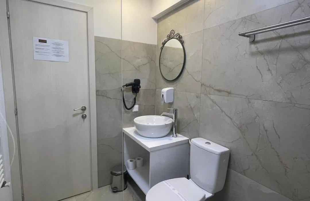 Bliss Inn Tunari-1