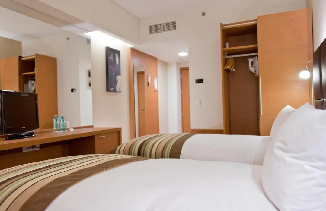 Ramada by Wyndham Oradea-1