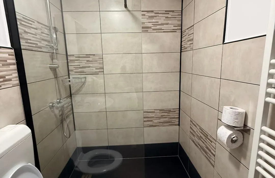Reny'S Studio Apartments -Hiperbara-1