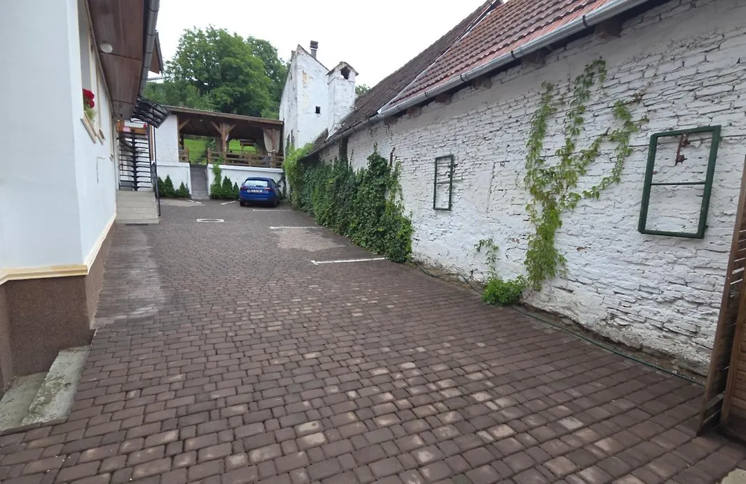 Casa Vanatorului-1