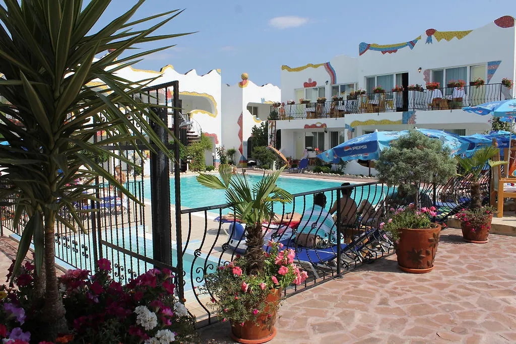 Hotel Laguna-1