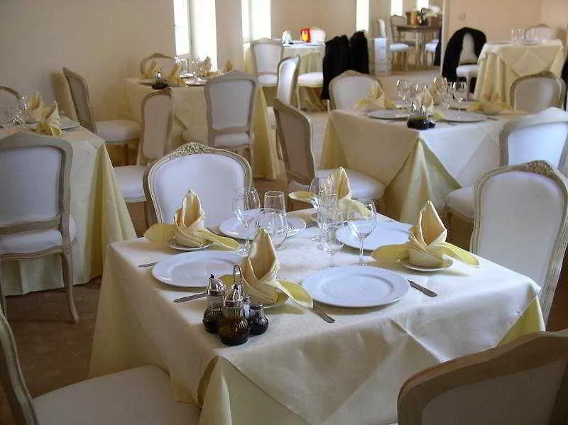 Hotel Vulturul Negru-1