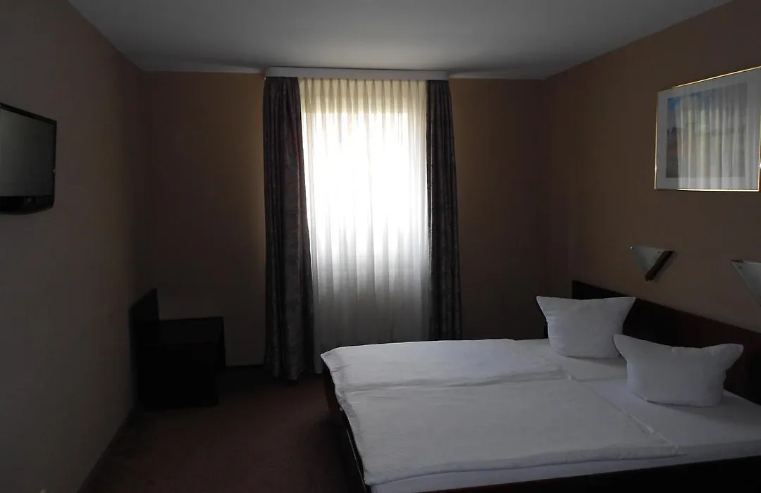 Hostel Lan-1