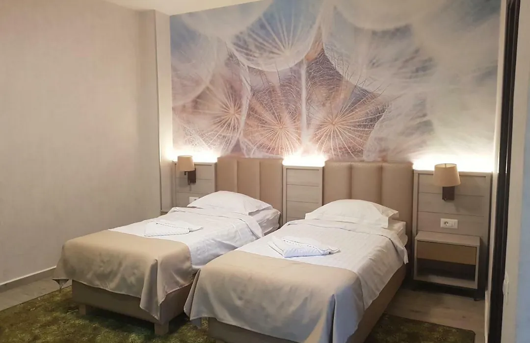 Hotel Florilor-1