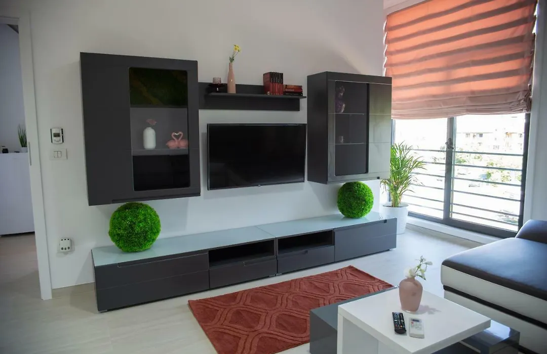 Steel Residence Aparthotel-Free Evcharging & Parking-1