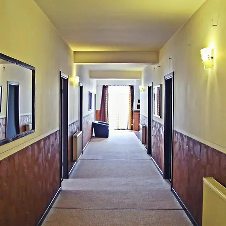 Cazare Karmina-2